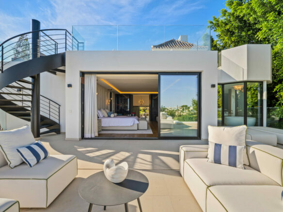 FOR SALE – Sophisticated Villa Overlooking Los Naranjos Golf 🌳