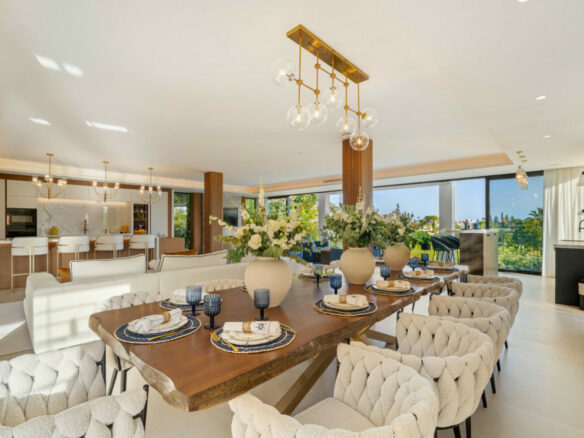 FOR SALE – Sophisticated Villa Overlooking Los Naranjos Golf 🌳
