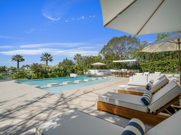 FOR SALE – Sophisticated Villa Overlooking Los Naranjos Golf 🌳