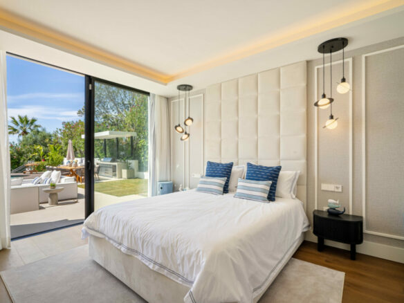 FOR SALE – Sophisticated Villa Overlooking Los Naranjos Golf 🌳