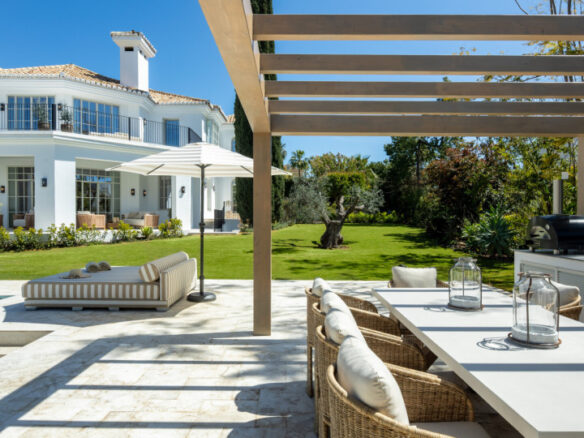 🌟 For Sale: Magnificent 5-Bedroom Luxury Villa in Nueva Andalucía 🏝️🌿