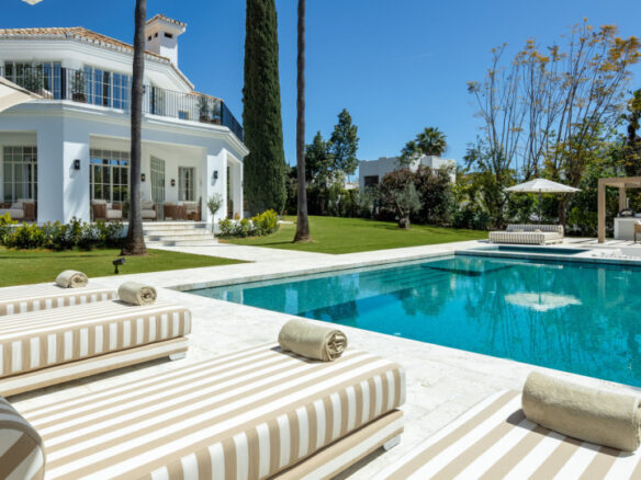 🌟 For Sale: Magnificent 5-Bedroom Luxury Villa in Nueva Andalucía 🏝️🌿