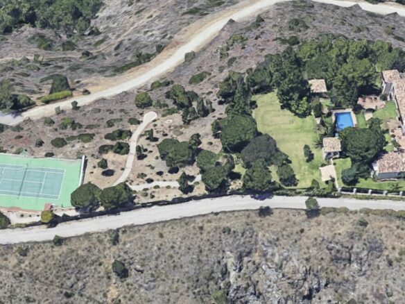🦋 FOR SALE – Mansion with Tennis Court – El Madroñal, Benahavís