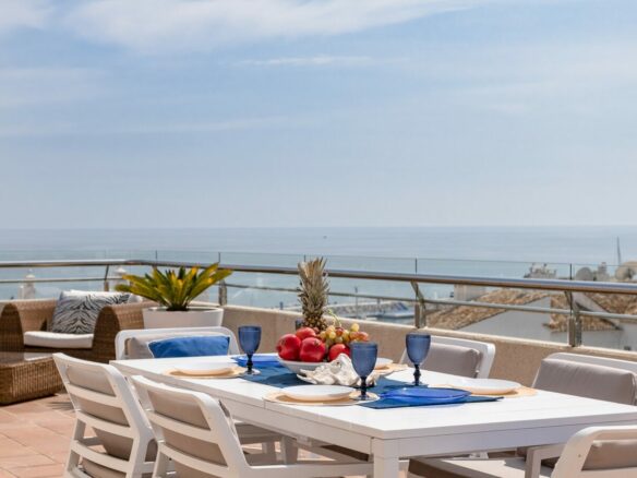🌟 PENTHOUSE FOR SALE – MARINA BANÚS, PUERTO BANÚS, MARBELLA 🌟