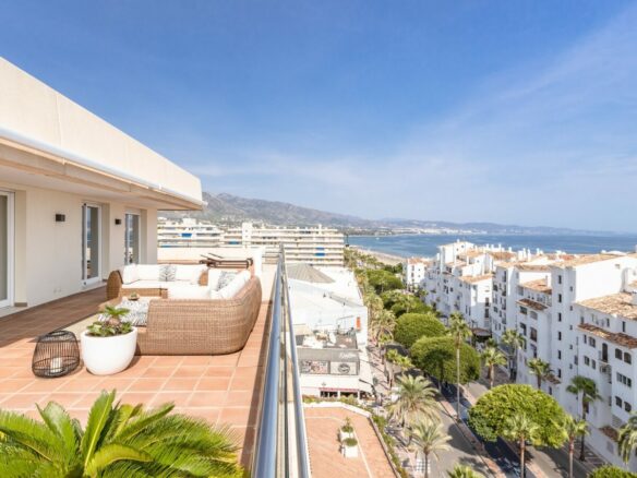 🌟 PENTHOUSE FOR SALE – MARINA BANÚS, PUERTO BANÚS, MARBELLA 🌟