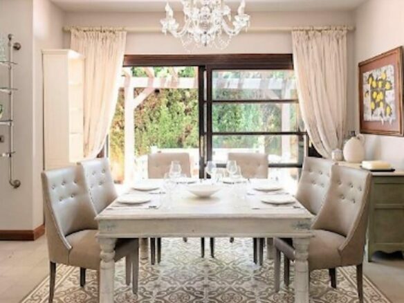 For sale 🏡 Classic Villa for Sale in the Golden Mile Cascada de Camoján