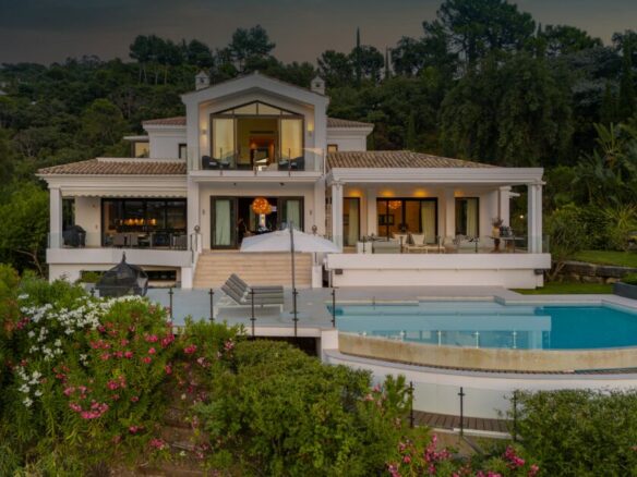 🏡 FOR SALE: Timeless Contemporary Villa in La Zagaleta, Benahavís