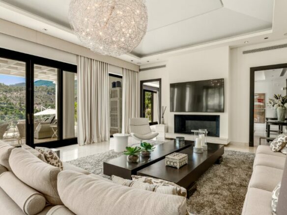🏡 FOR SALE: Timeless Contemporary Villa in La Zagaleta, Benahavís