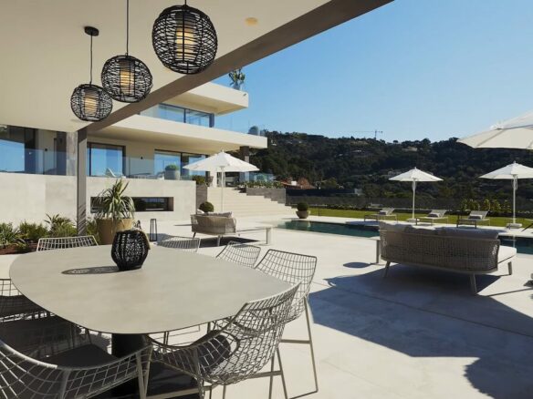 For sale 💰 Modern Villa  with Panoramic Views in La Zagaleta, Benahavis 🌟