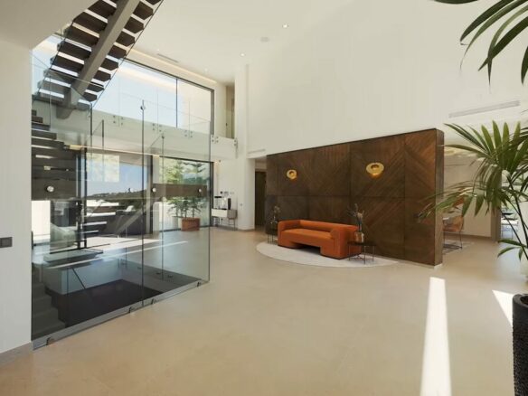 For sale 💰 Modern Villa  with Panoramic Views in La Zagaleta, Benahavis 🌟