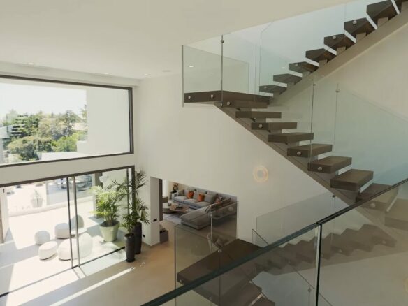 For sale 💰 Modern Villa  with Panoramic Views in La Zagaleta, Benahavis 🌟