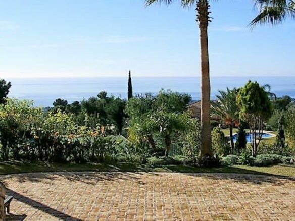 🏡 Villa for Sale in Sierra Blanca 🌊 Stunning Sea Views