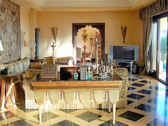 🏡 Villa for Sale in Sierra Blanca 🌊 Stunning Sea Views