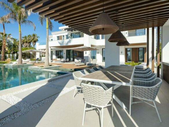 Turnkey 🌟 Hilltop 7B Mansion for Sale Ronda Road –  Benahavís