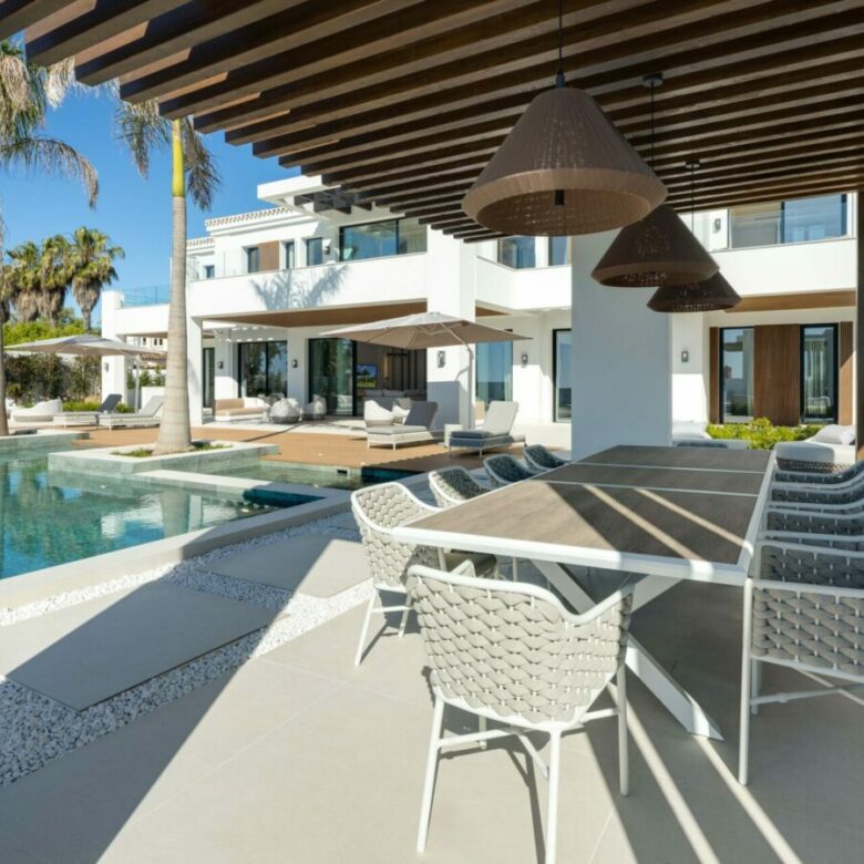 Turnkey 🌟 Hilltop 7B Mansion for Sale Ronda Road –  Benahavís