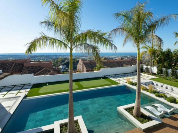 Turnkey 🌟 Hilltop 7B Mansion for Sale Ronda Road –  Benahavís