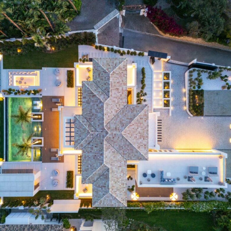Turnkey 🌟 Hilltop 7B Mansion for Sale Ronda Road –  Benahavís