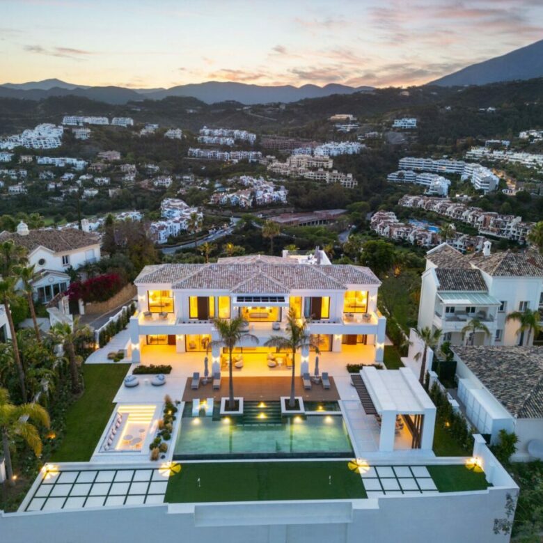 Turnkey 🌟 Hilltop 7B Mansion for Sale Ronda Road –  Benahavís