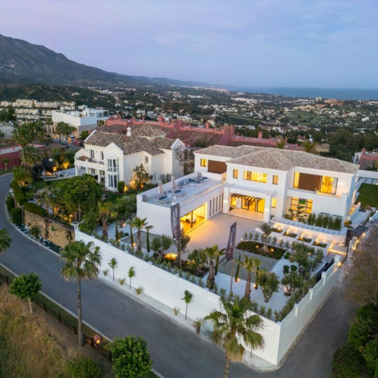 Turnkey 🌟 Hilltop 7B Mansion for Sale Ronda Road –  Benahavís