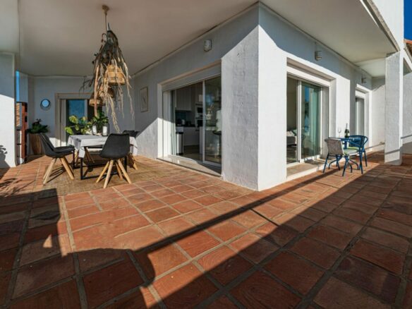 For sale – Amazing  3B Beachfront Penthouse in Casares del Mar 🏖️ – Fully Renovated with Expansive Terraces 🌅