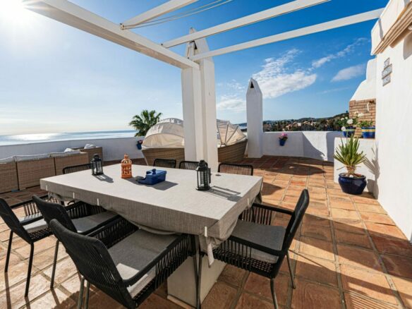 For sale – Amazing  3B Beachfront Penthouse in Casares del Mar 🏖️ – Fully Renovated with Expansive Terraces 🌅