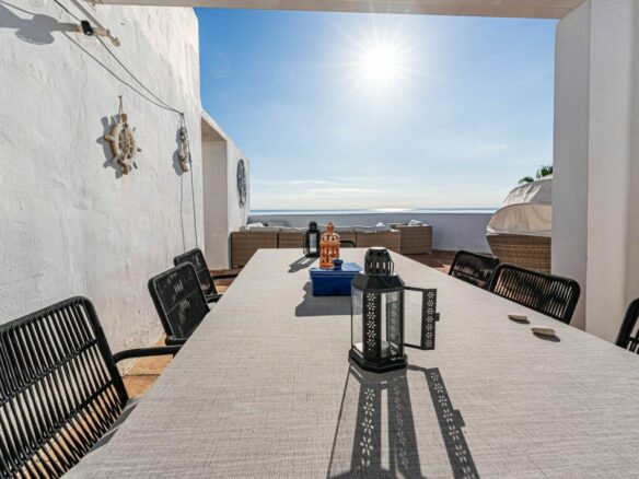 For sale – Amazing  3B Beachfront Penthouse in Casares del Mar 🏖️ – Fully Renovated with Expansive Terraces 🌅