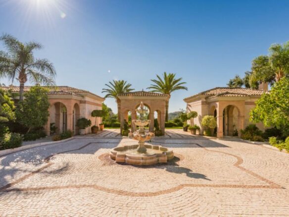 💎 FOR SALE – INVESTMENT Mansion  | LA ZAGALETA, BENAHAVÍS – Sea views – gated