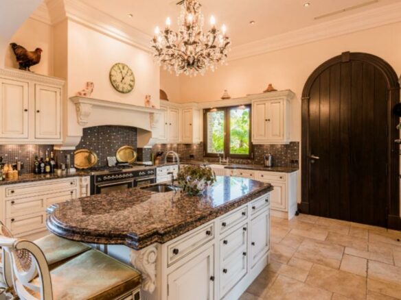 💎 FOR SALE – INVESTMENT Mansion  | LA ZAGALETA, BENAHAVÍS – Sea views – gated