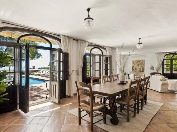 🏡 For Rent: Short-Term Andalusian Turnkey Villa in El Madroñal, Benahavís  🏡