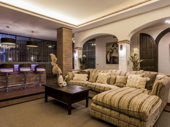 🏡 For Rent: Short-Term Andalusian Turnkey Villa in El Madroñal, Benahavís  🏡