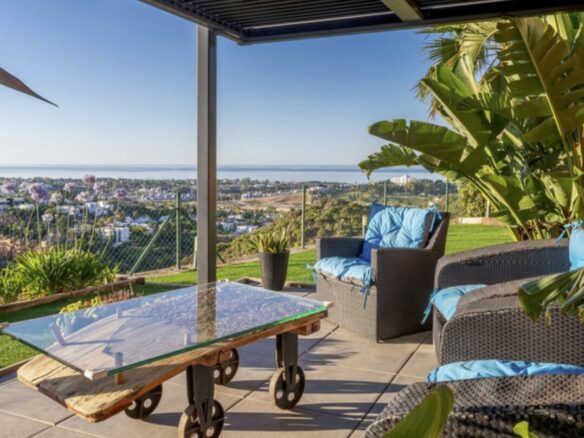 For Sale: Benahavis Luxurious 4B Townhouse with Stunning Sea Views 🌊🏡