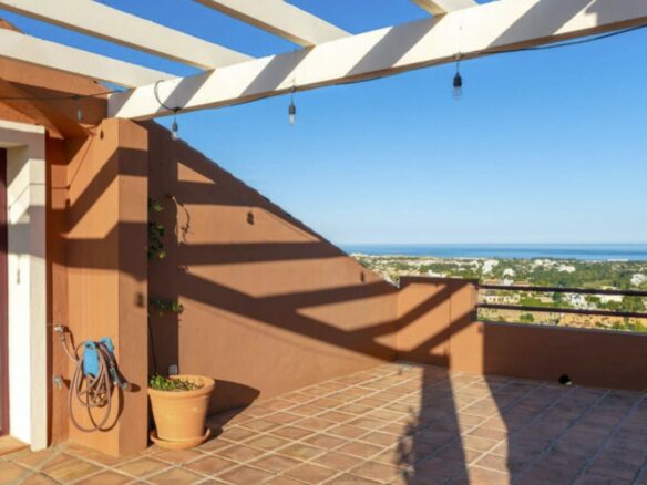 For Sale: Benahavis Luxurious 4B Townhouse with Stunning Sea Views 🌊🏡
