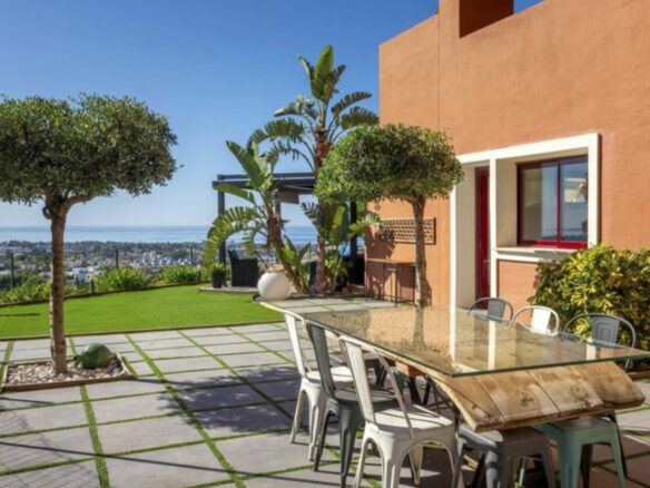 For Sale: Benahavis Luxurious 4B Townhouse with Stunning Sea Views 🌊🏡