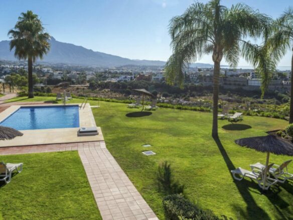 For Sale: Benahavis Luxurious 4B Townhouse with Stunning Sea Views 🌊🏡