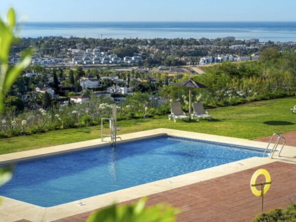 For Sale: Benahavis Luxurious 4B Townhouse with Stunning Sea Views 🌊🏡