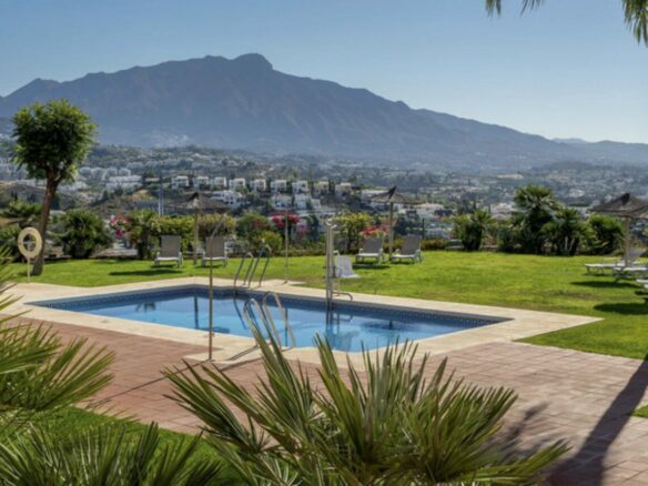 For Sale: Benahavis Luxurious 4B Townhouse with Stunning Sea Views 🌊🏡