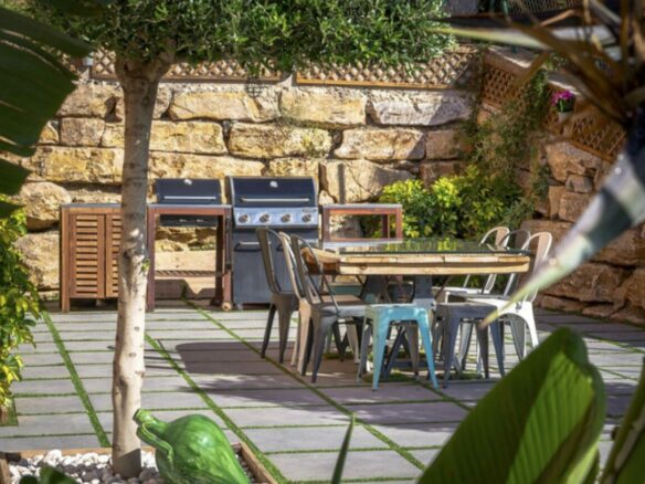 For Sale: Benahavis Luxurious 4B Townhouse with Stunning Sea Views 🌊🏡