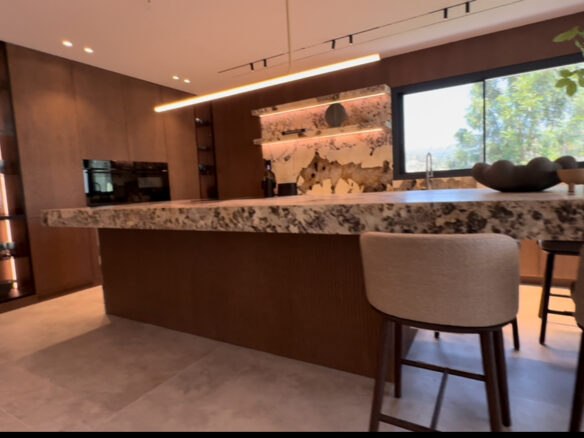 ✨ For Sale: Turnkey Dream Villa in El Herrojo, Benahavís ✨