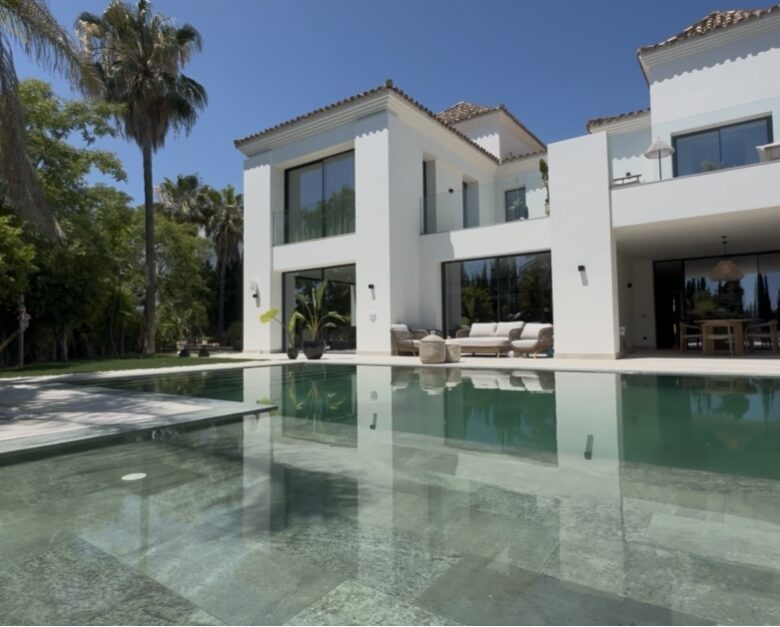 ✨ For Sale: Turnkey Dream Villa in El Herrojo, Benahavís ✨