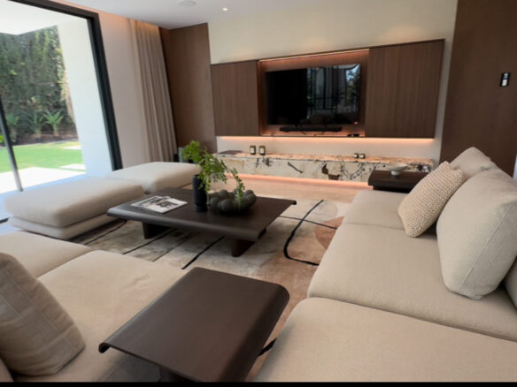 ✨ For Sale: Turnkey Dream Villa in El Herrojo, Benahavís ✨