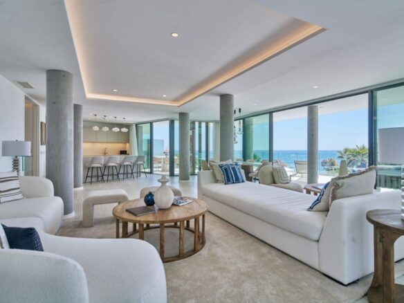 For sale 🏖️ A Brand-New Beachfront Development in Estepona 🇪🇸☀️