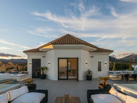 🏡✨ For Sale – Villa with Panoramic Views | Los Flamingos