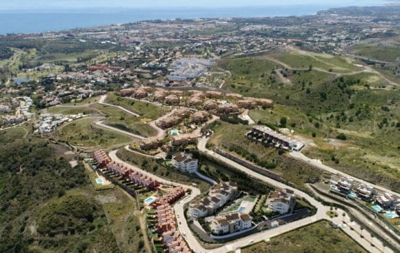 For Sale 🏡☀️  – Benahavís, Marbella (Málaga) – New Apts & Penthouses 🌴 -Sea Views – Gated