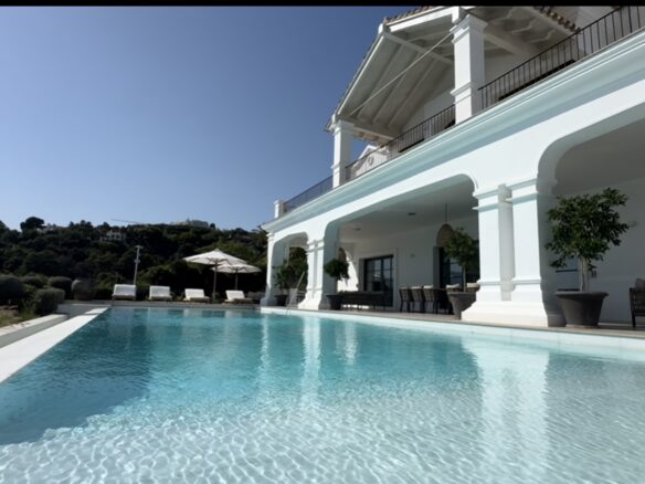 For sale 🏡 Marbella Club Golf Resort  Hilltop Mansion – 🌄 Panoramic Views – 🔑 Turnkey