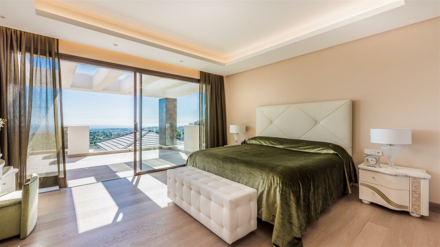 Villa Alcuzcuz-10 🏡 For Sale | Villa Alcuzcuz – La Reserva de Alcuzcuz, Benahavís – Panoramic Views – Gated