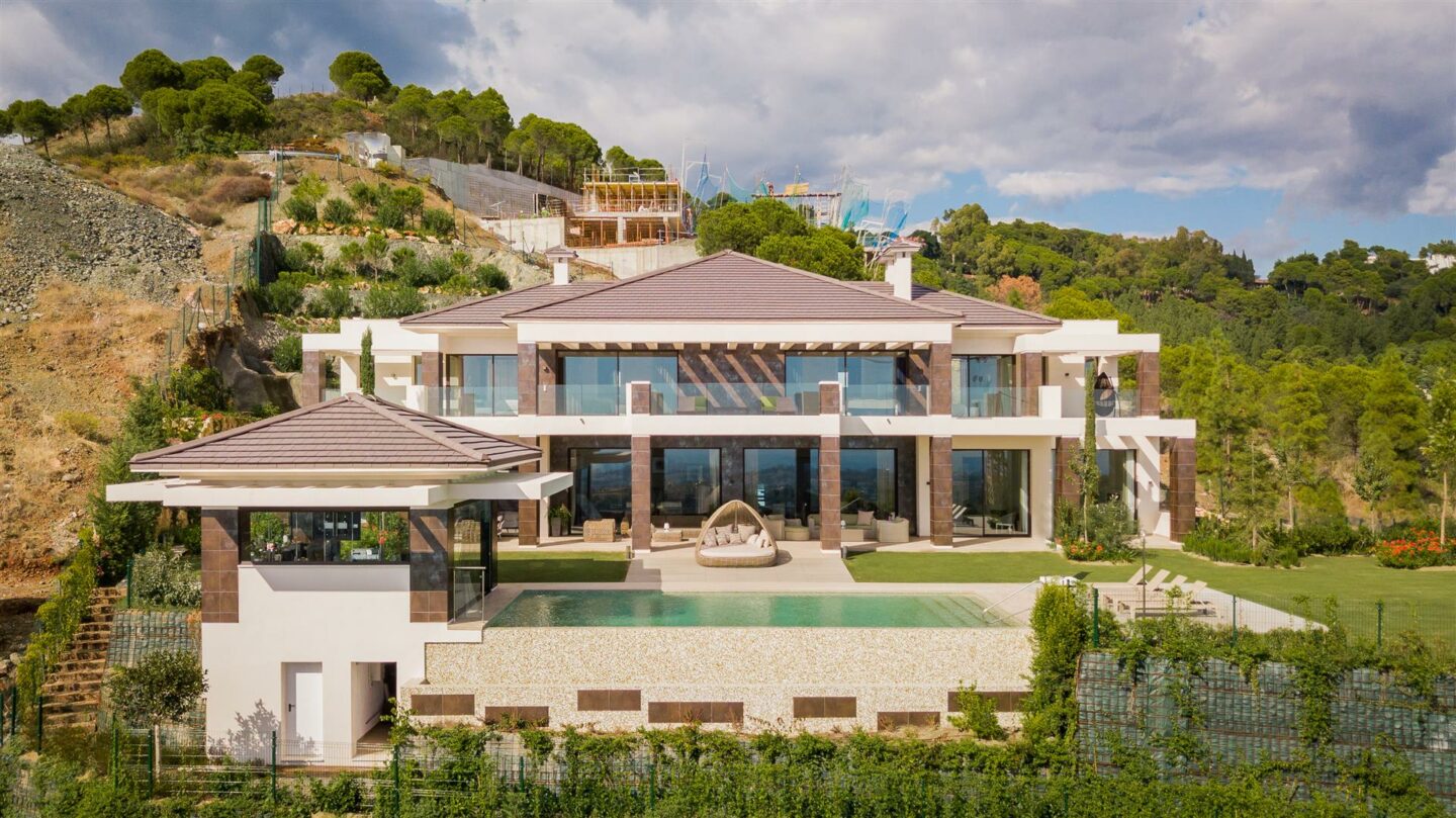 Villa Alcuzcuz-27 🏡 For Sale | Villa Alcuzcuz – La Reserva de Alcuzcuz, Benahavís – Panoramic Views – Gated