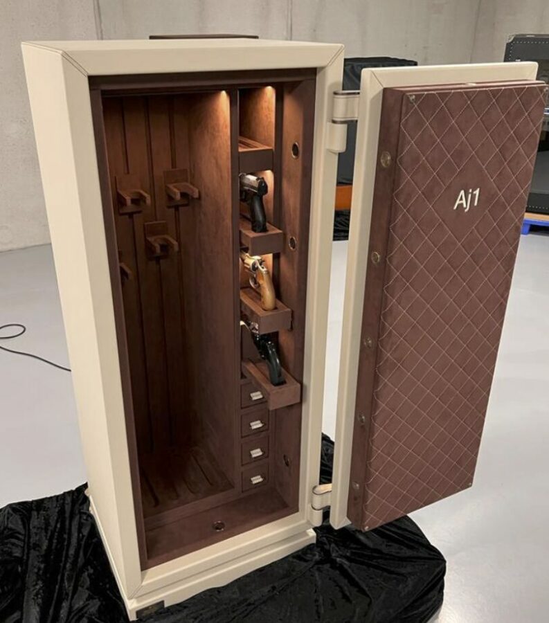 For sale 🔐 High-Security Luxury Safes – Vaults – Handcrafted in Germany
