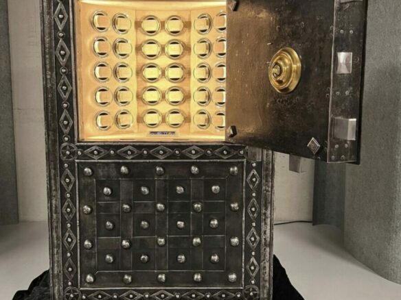 For sale 🔐 High-Security Luxury Safes – Vaults – Handcrafted in Germany