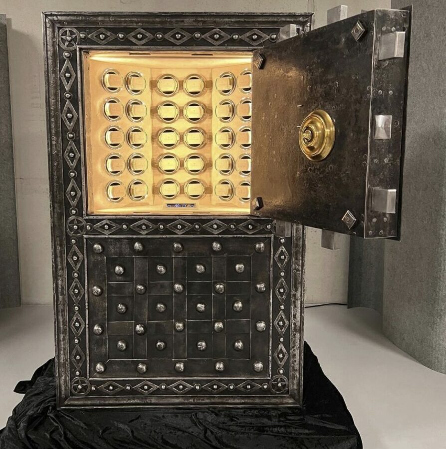 For sale 🔐 High-Security Luxury Safes – Vaults – Handcrafted in Germany