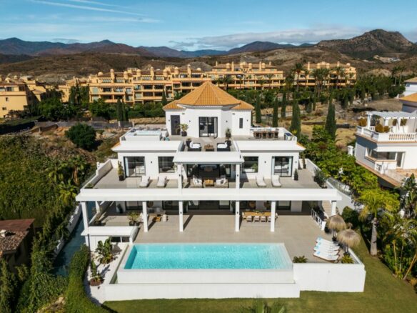 🏡✨ For Sale – Villa with Panoramic Views | Los Flamingos